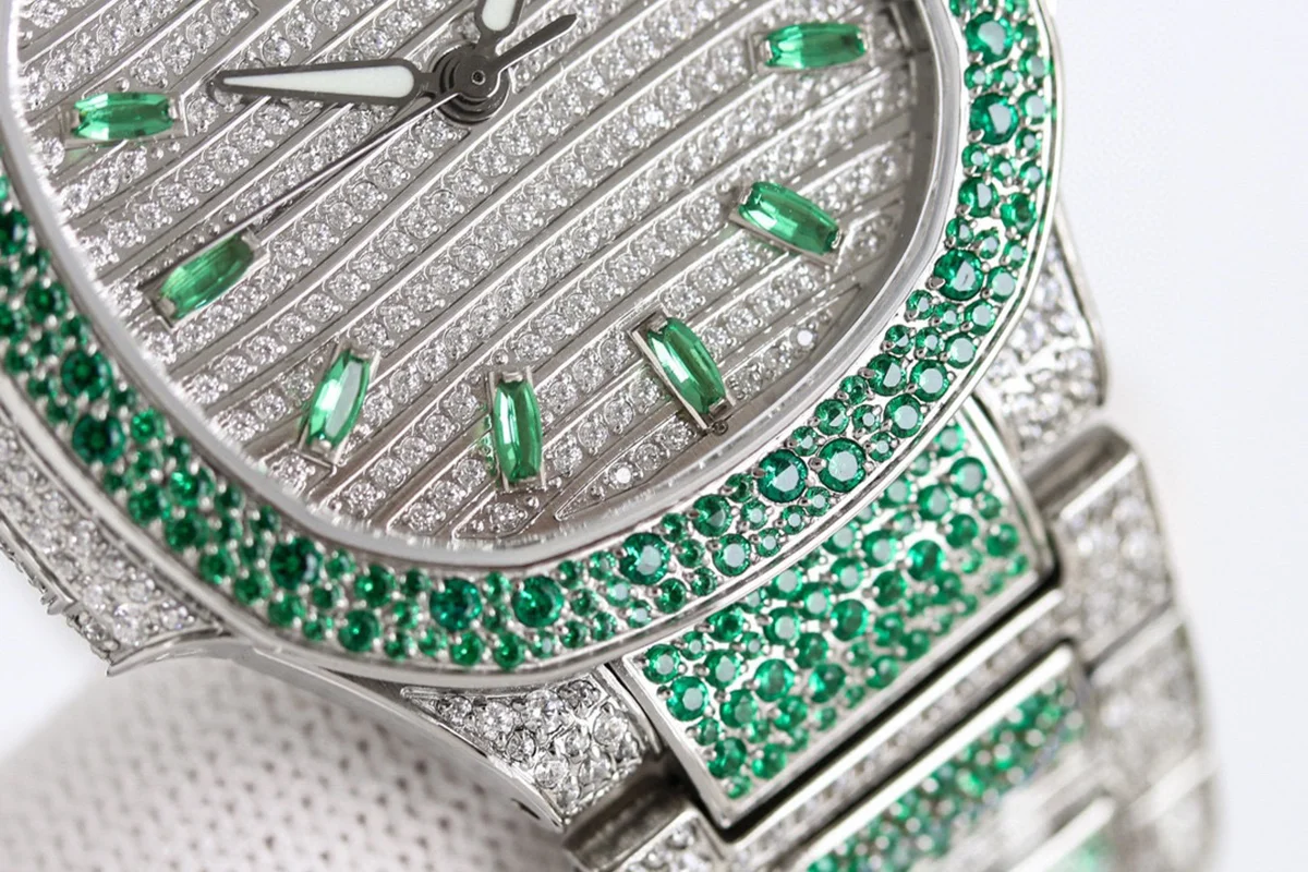 Nautilus 7118/1453G-001 Diamond Paved Dial with Green Diamond Markers in White Gold