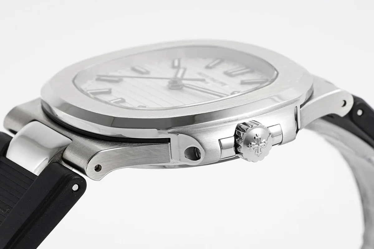 Nautilus Jumbo 5711/1A White Dial on Rubber Strap