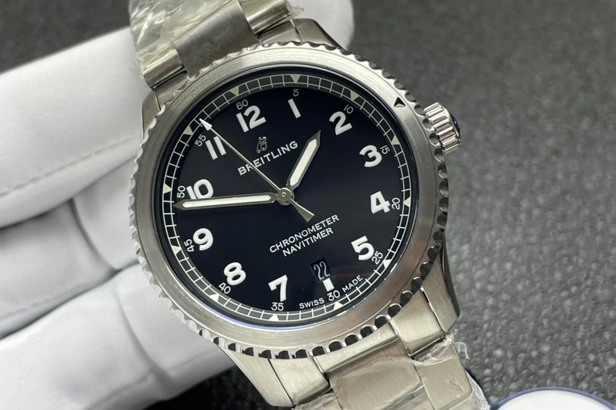 Navitimer Aviator 8 Automatic 41 Black Dial in Steel on Bracelet