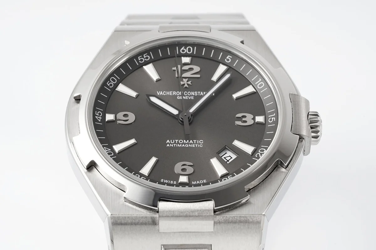 Overseas Automatic 47040 Grey Dial in Steel