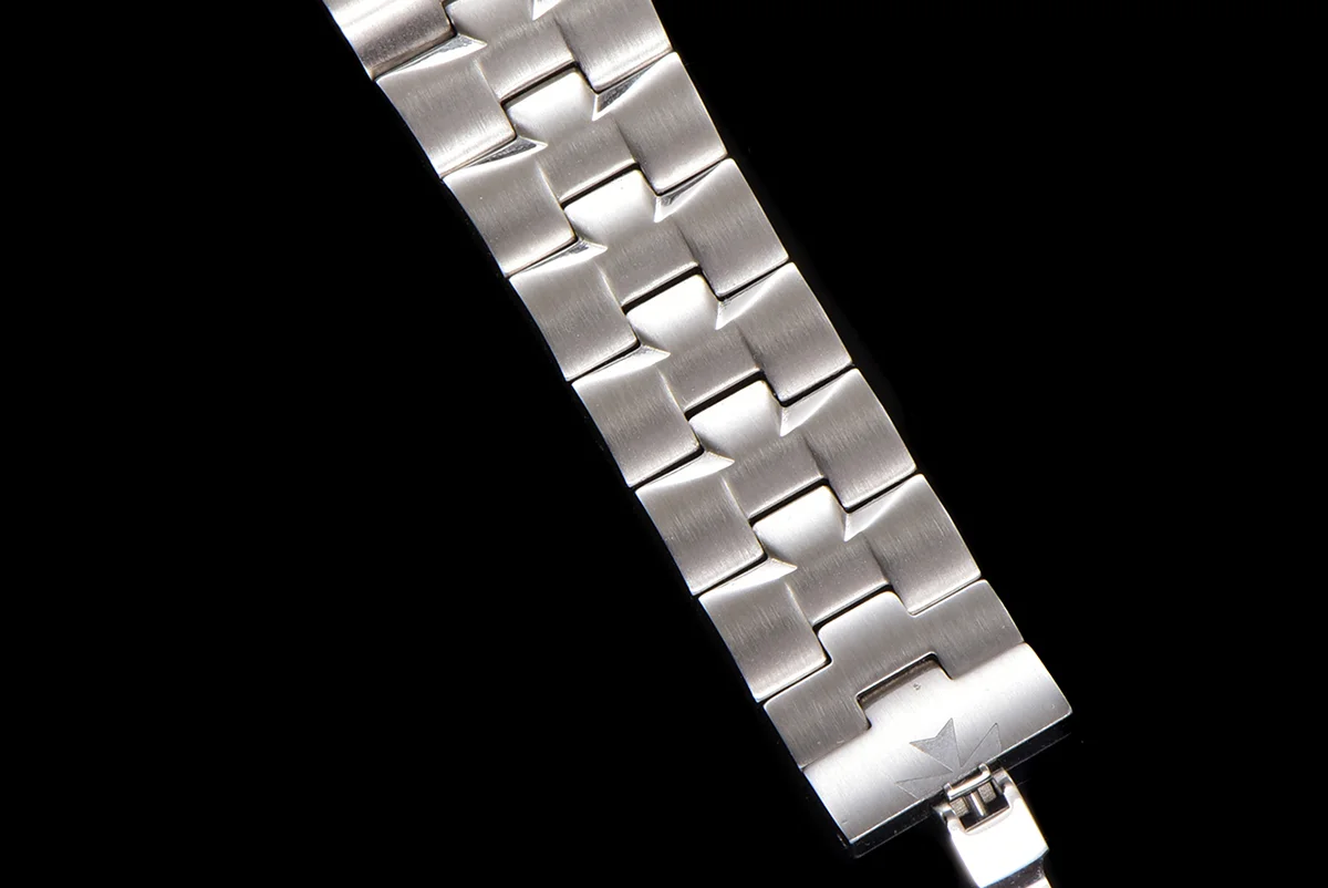 Overseas Black Dial Ref. 4205 35mm in Steel