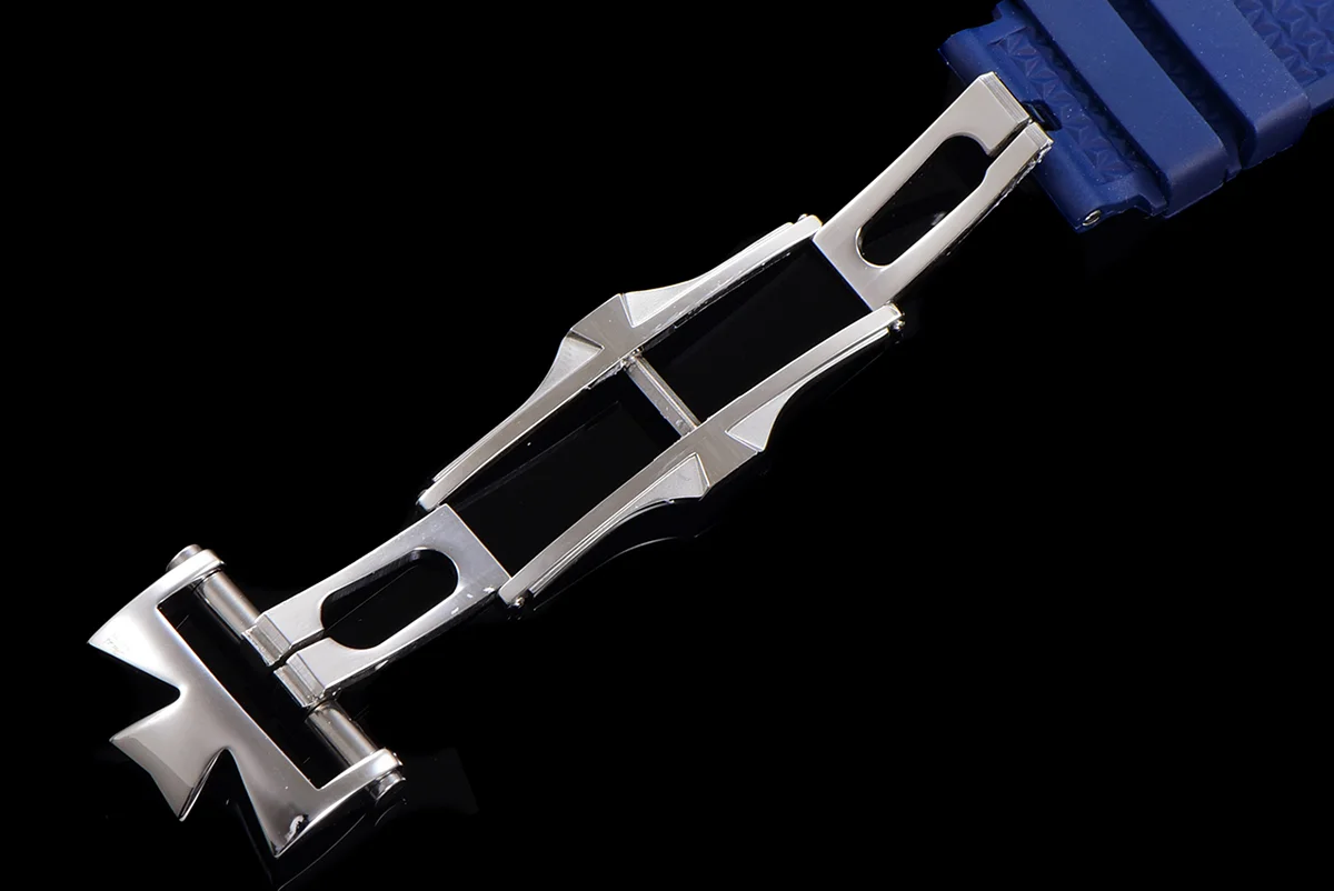 Overseas Dual Time Blue Dial in Steel Ref. 7900V/110A-B334 on Rubber Strap