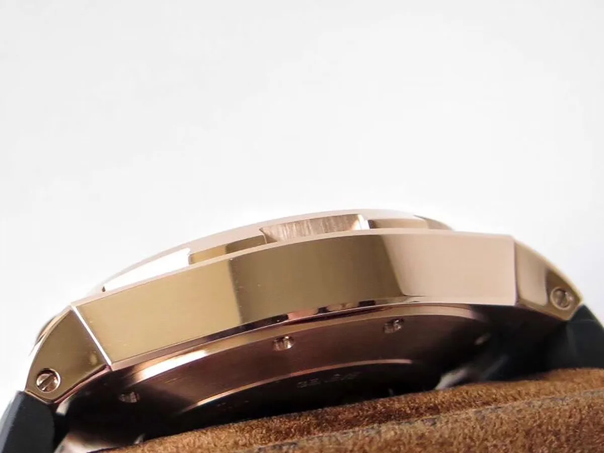 Overseas Dual Time White Dial in Rose Gold on Rubber Strap