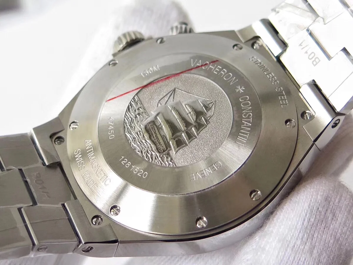 Overseas Dual Time White Dial in Steel