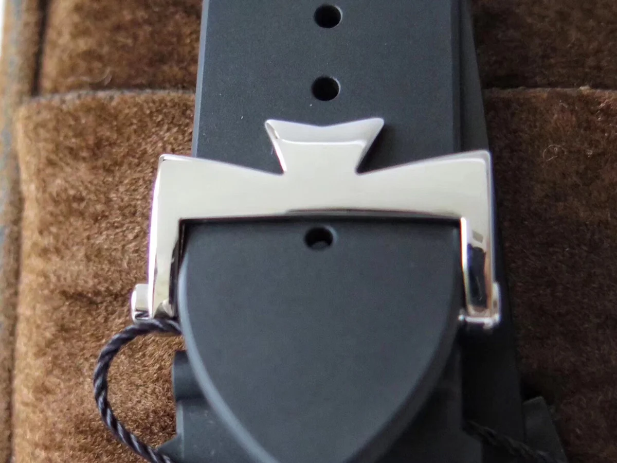 Overseas Dual Time White Dial in Steel on Rubber Strap