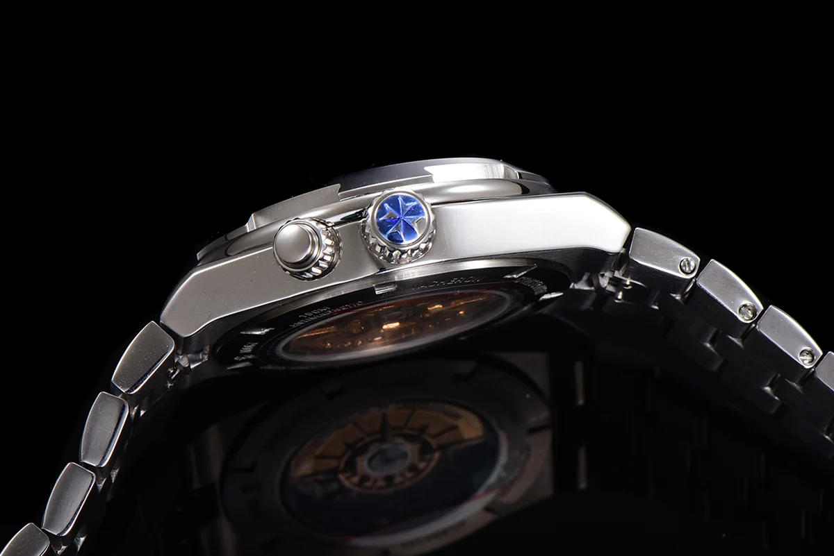 Overseas Dual Time White Dial in Steel Ref. 7900V/110A-B333