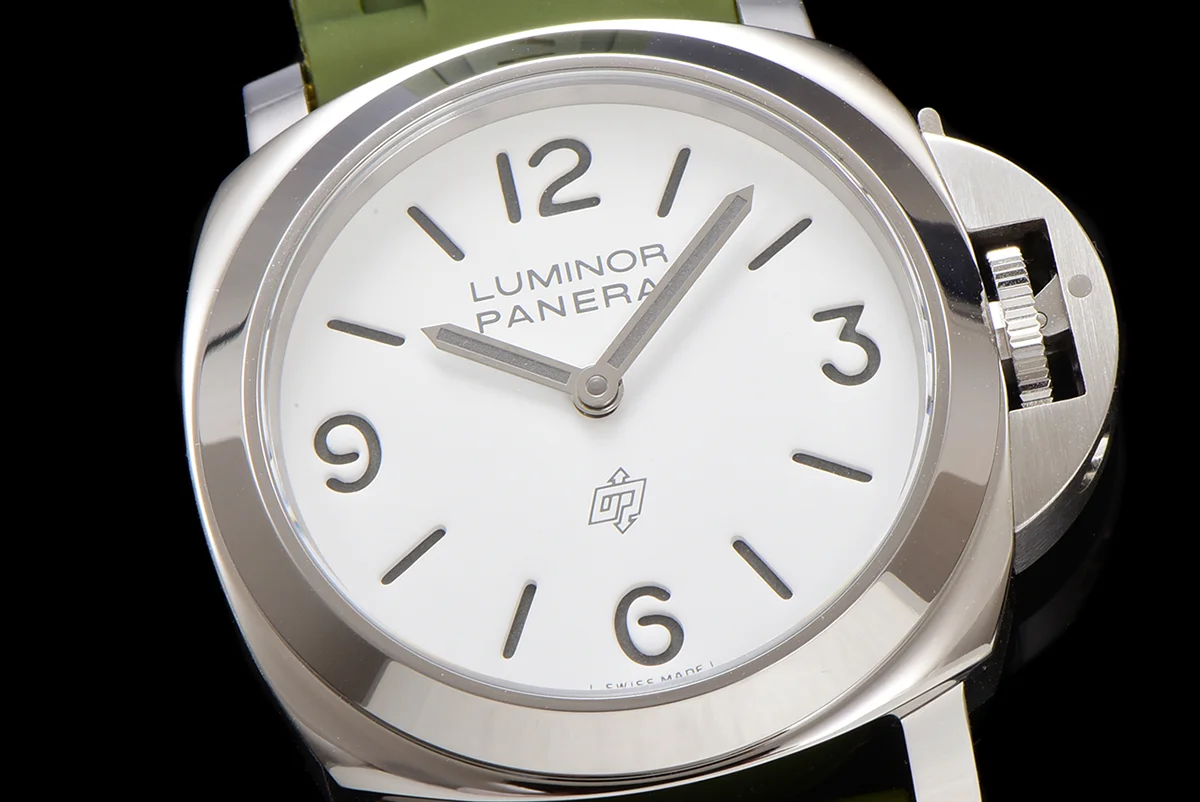 PAM1087 Luminor Base Logo 44mm