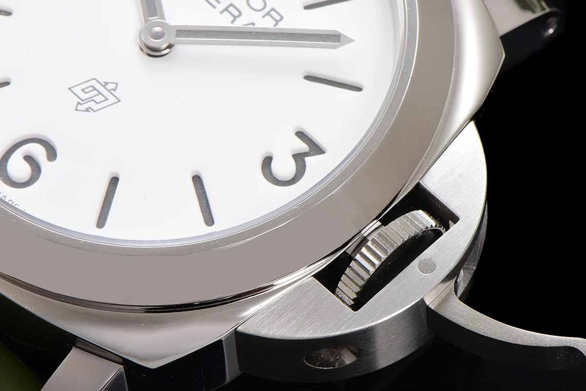 PAM1087 Luminor Base Logo 44mm