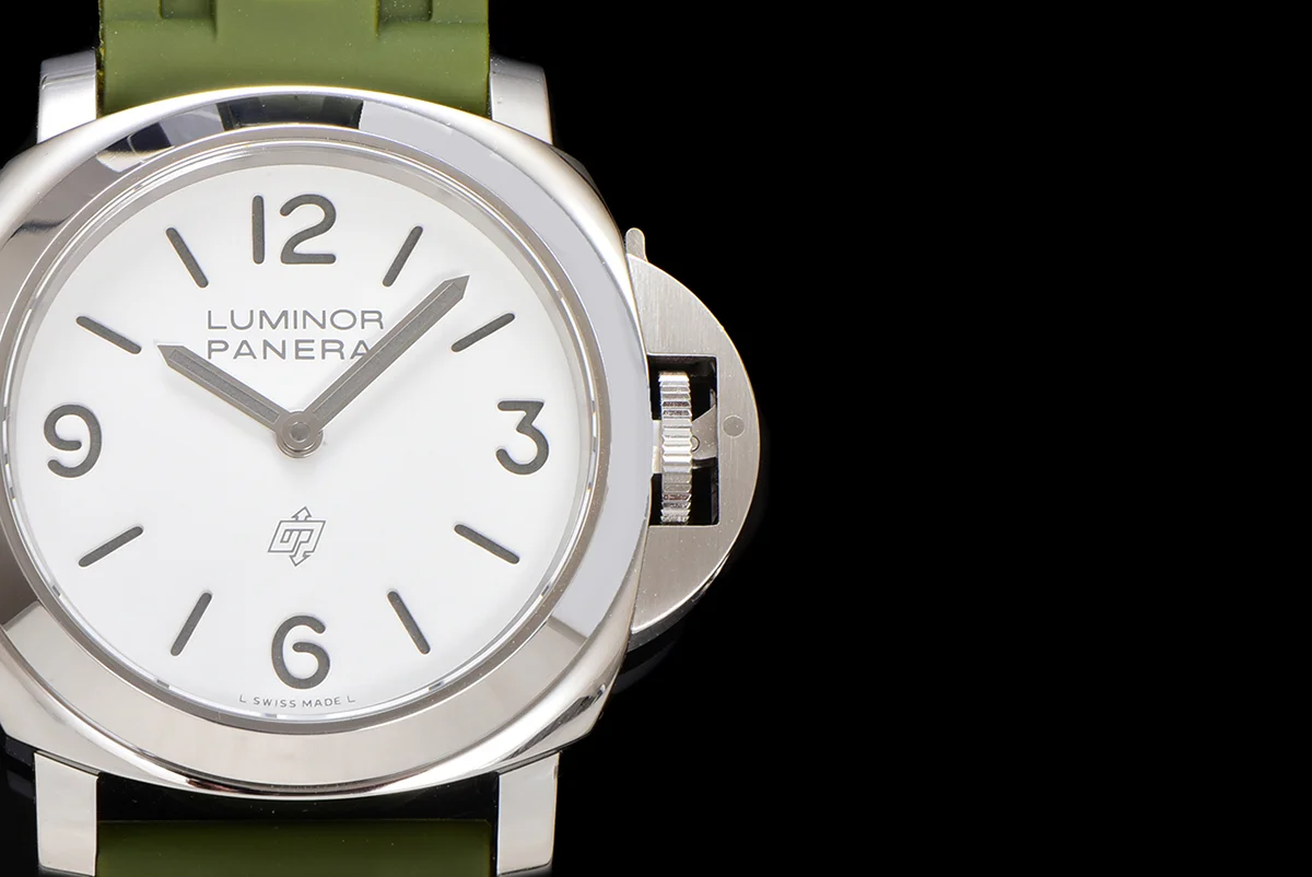 PAM1087 Luminor Base Logo 44mm