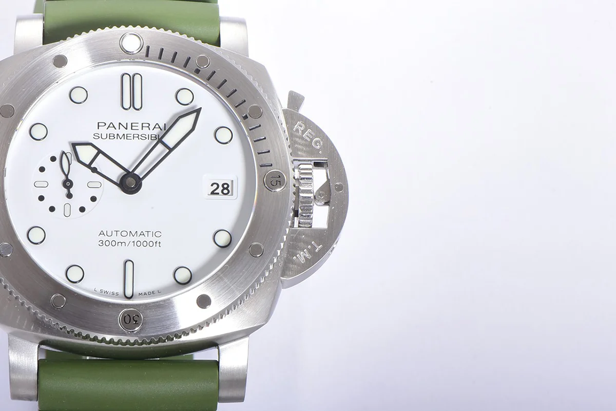 PAM1226 Submersible QuarantaQuattro Bianco 44mm