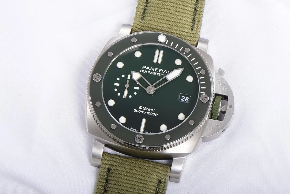 PAM1287 Submersible QuarantaQuattro ESteel™ Verde Smeraldo 44mm