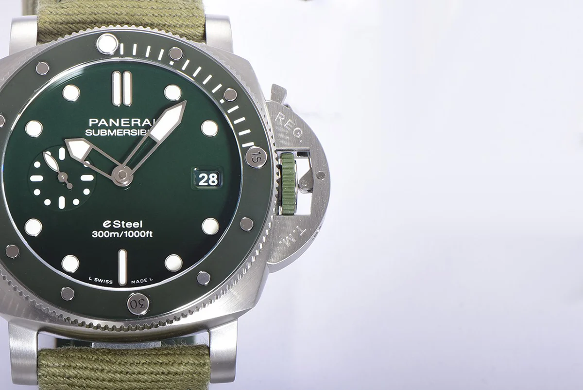 PAM1287 Submersible QuarantaQuattro ESteel™ Verde Smeraldo 44mm