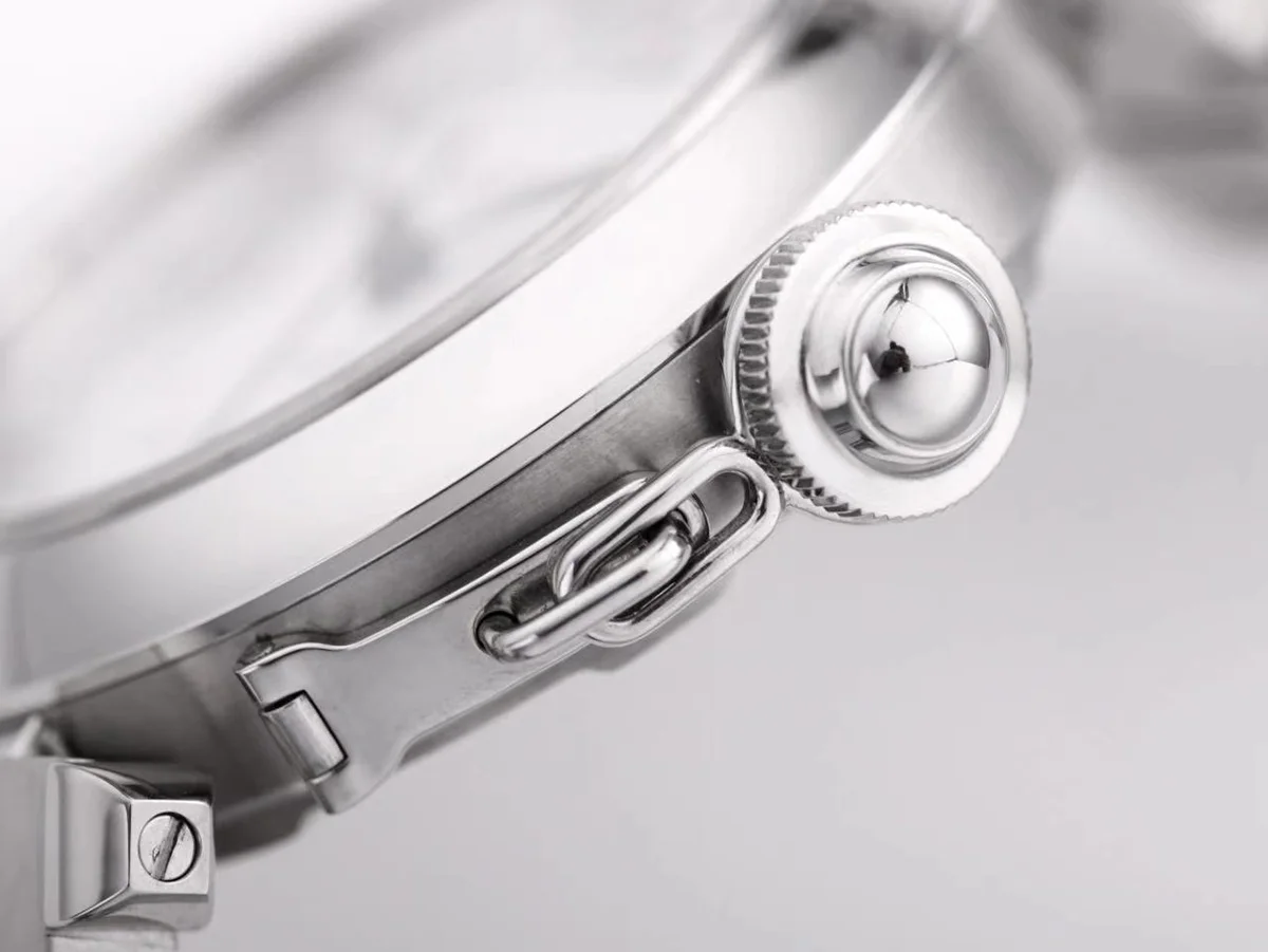 Pasha de Cartier White Dial with Diamond Markers 35mm in Bracelet