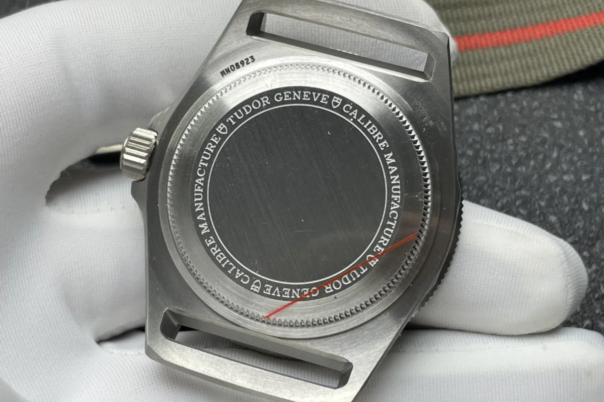 Pelagos FXD Ref. M25717N-0001