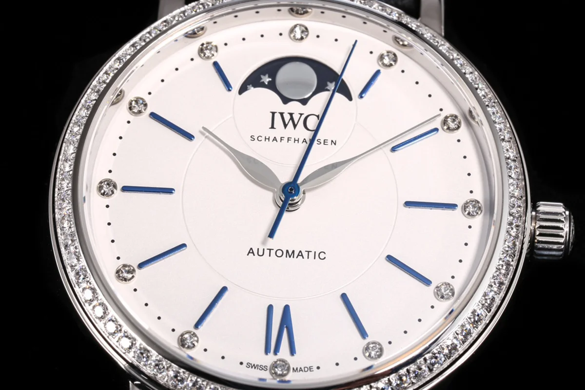 Portofino IW659601 Automatic Moon Phase 37 White Dial on Black Leather Strap
