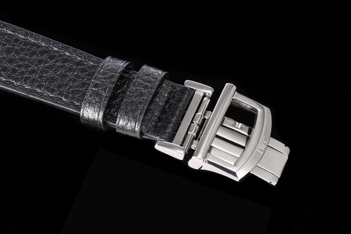 Portofino IW659601 Automatic Moon Phase 37 White Dial on Black Leather Strap