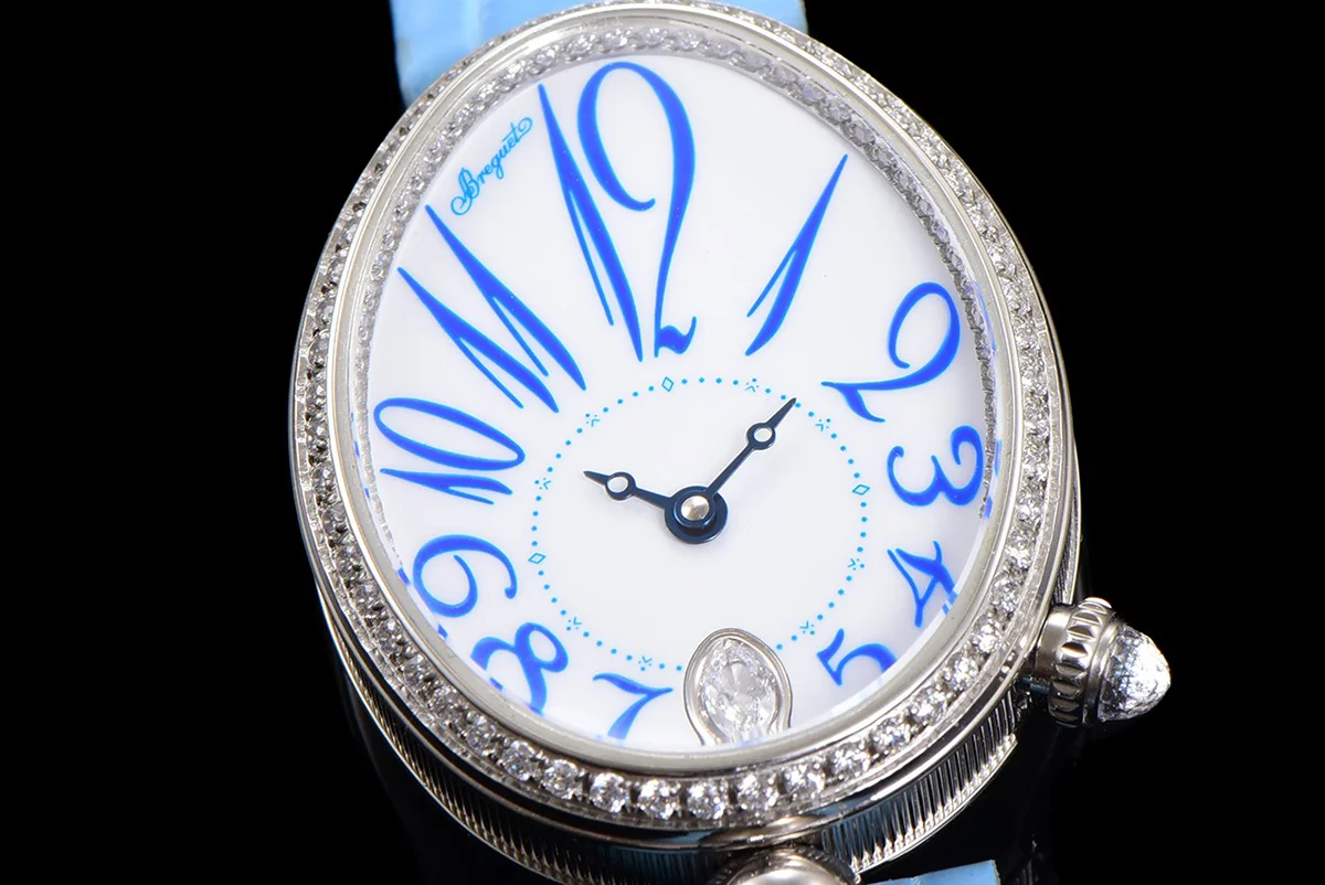 Reine de Naples in White Gold 8918BB