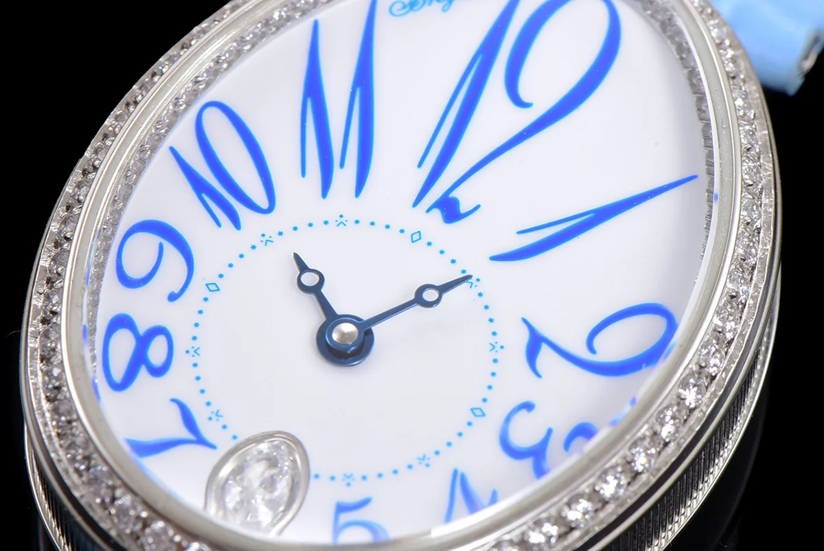 Reine de Naples in White Gold 8918BB