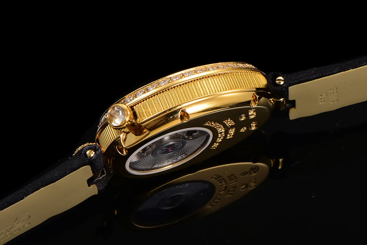 Reine de Naples in Yellow Gold 8928BA Black Leather Strap