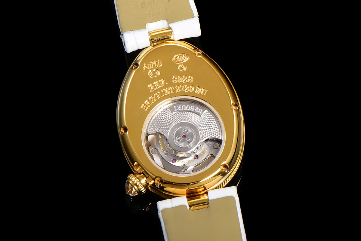 Reine de Naples in Yellow Gold 8928BA White Leather Strap