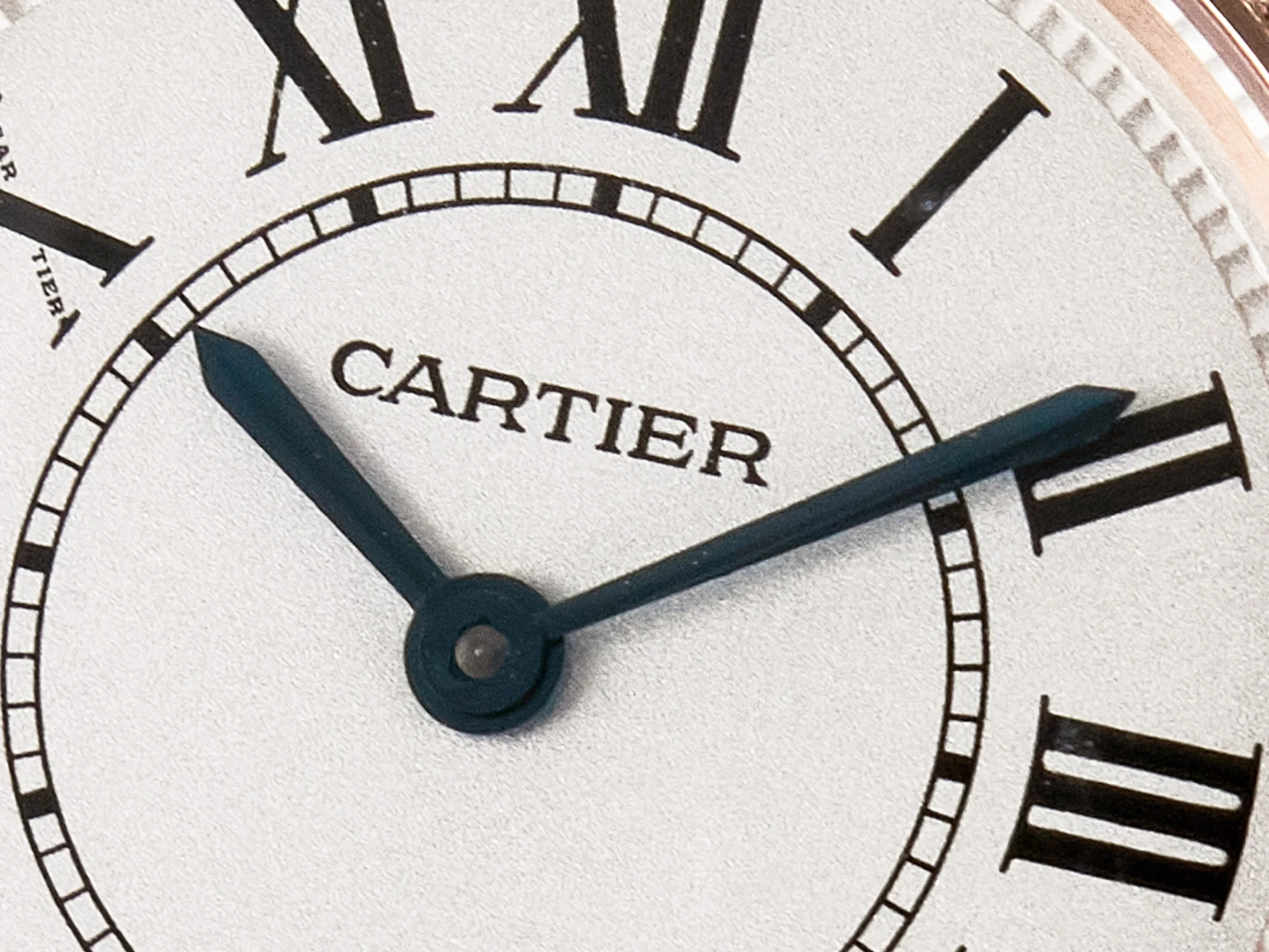 Ronde Louis Cartier 29mm RG DRF 1:1 Best Edition Sandblasted Beige Dial Diamonds Bezel on Blue Leather Strap Ronda Quartz