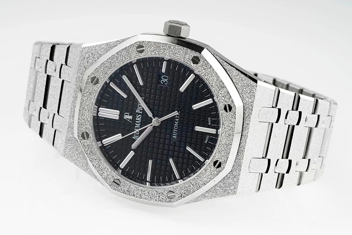 Royal Oak 15450ST 37mm Black Dial in Frosted Gold