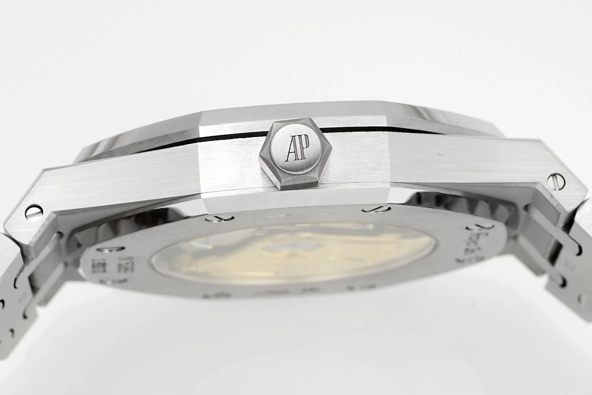 Royal Oak 15450ST 37mm Black Dial in Frosted Gold