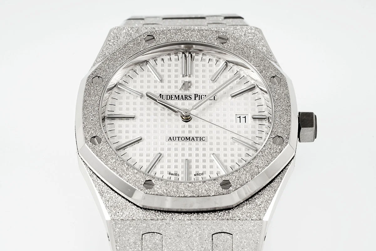Royal Oak 15450ST 37mm White Dial in Frosted Gold