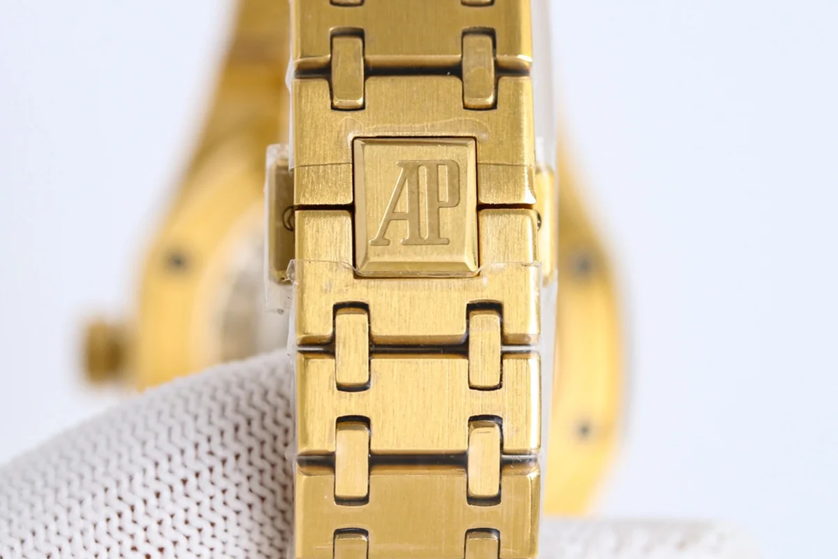 Royal Oak 15550BA Champagne Dial 1017 ALYX 9SM in Yellow Gold