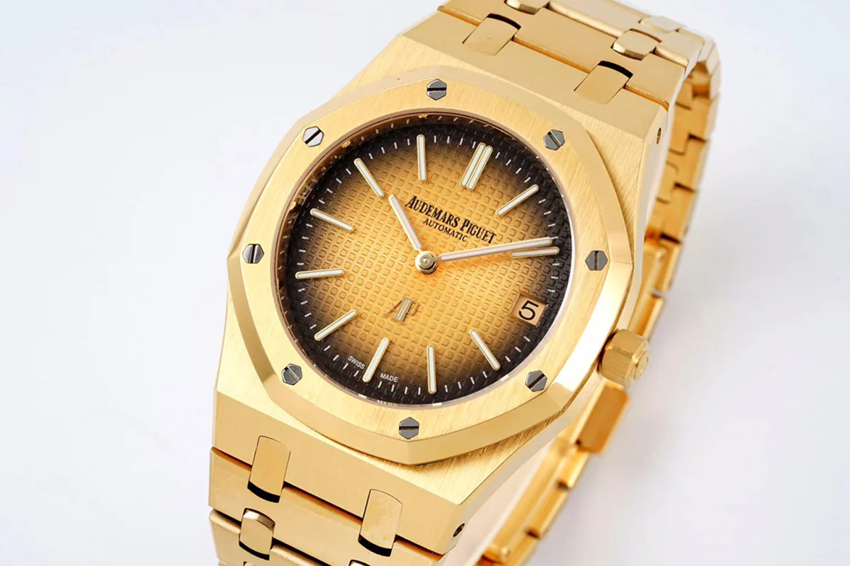 Royal Oak 16202 39mm Smoked Yellow Dial in Yellow Gold