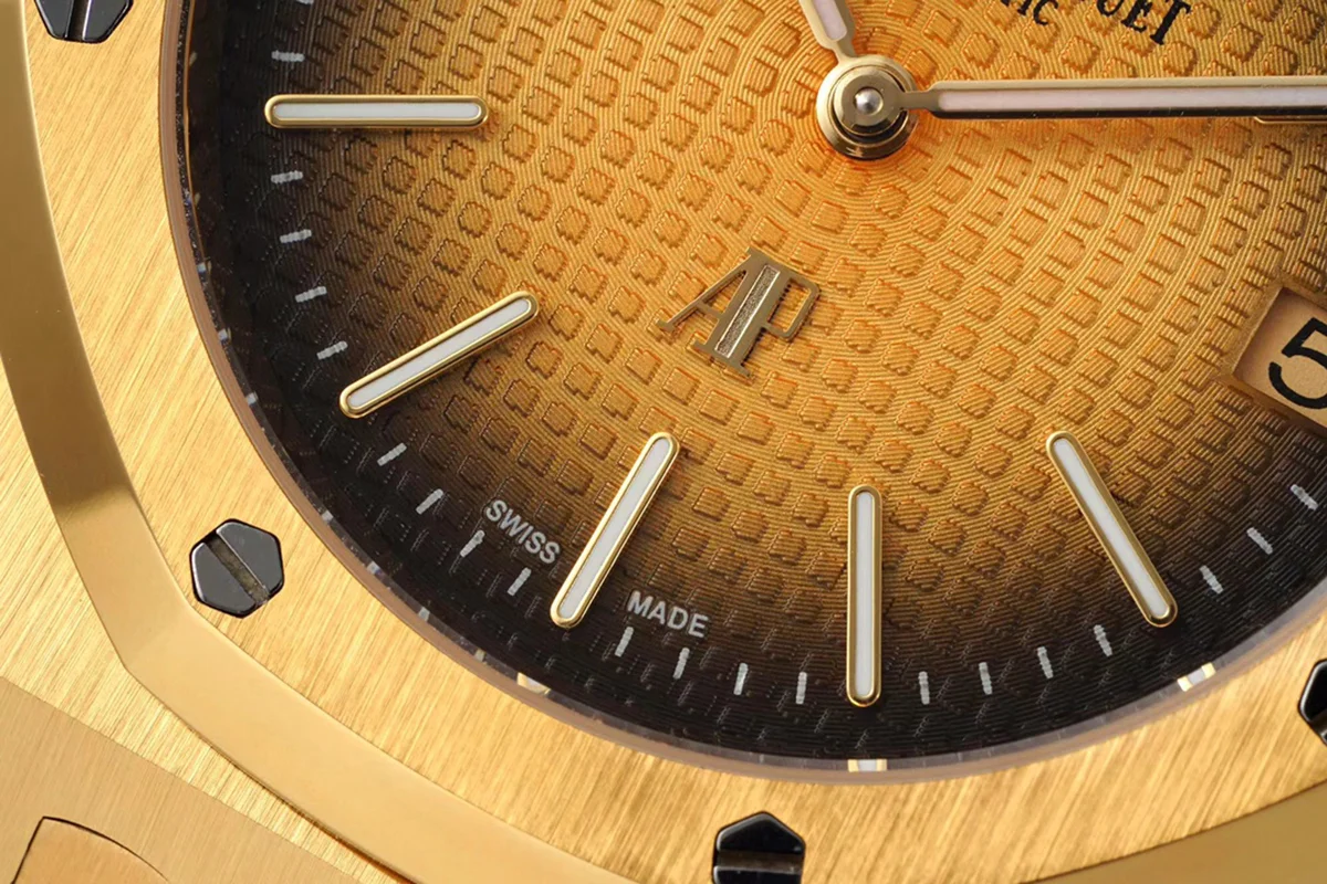 Royal Oak 16202 39mm Smoked Yellow Dial in Yellow Gold