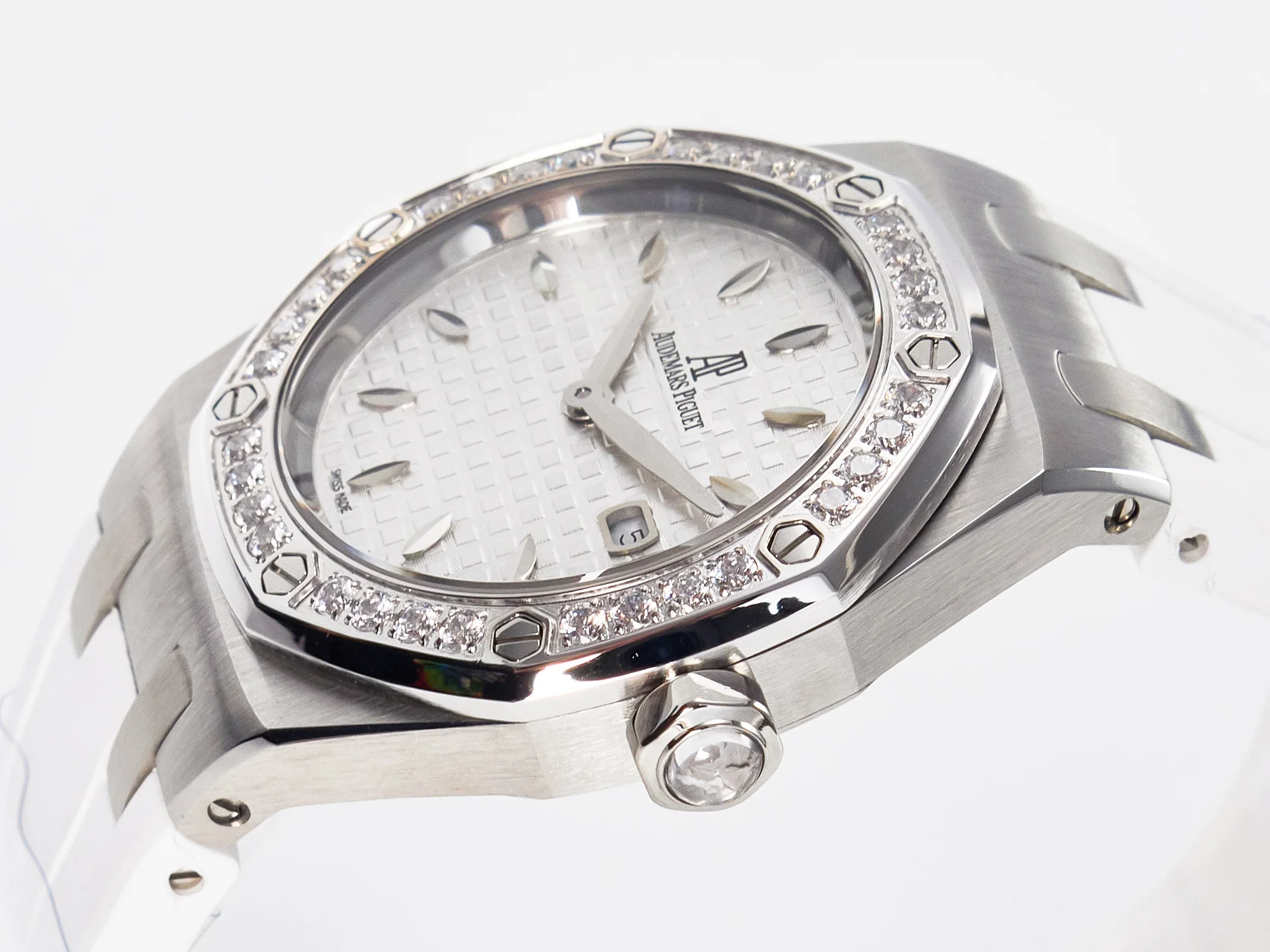 Royal Oak Offshore Ladies 33mm SS DRF Best Edition White Dial Diamonds Bezel on White Rubber Strap ETA Quartz