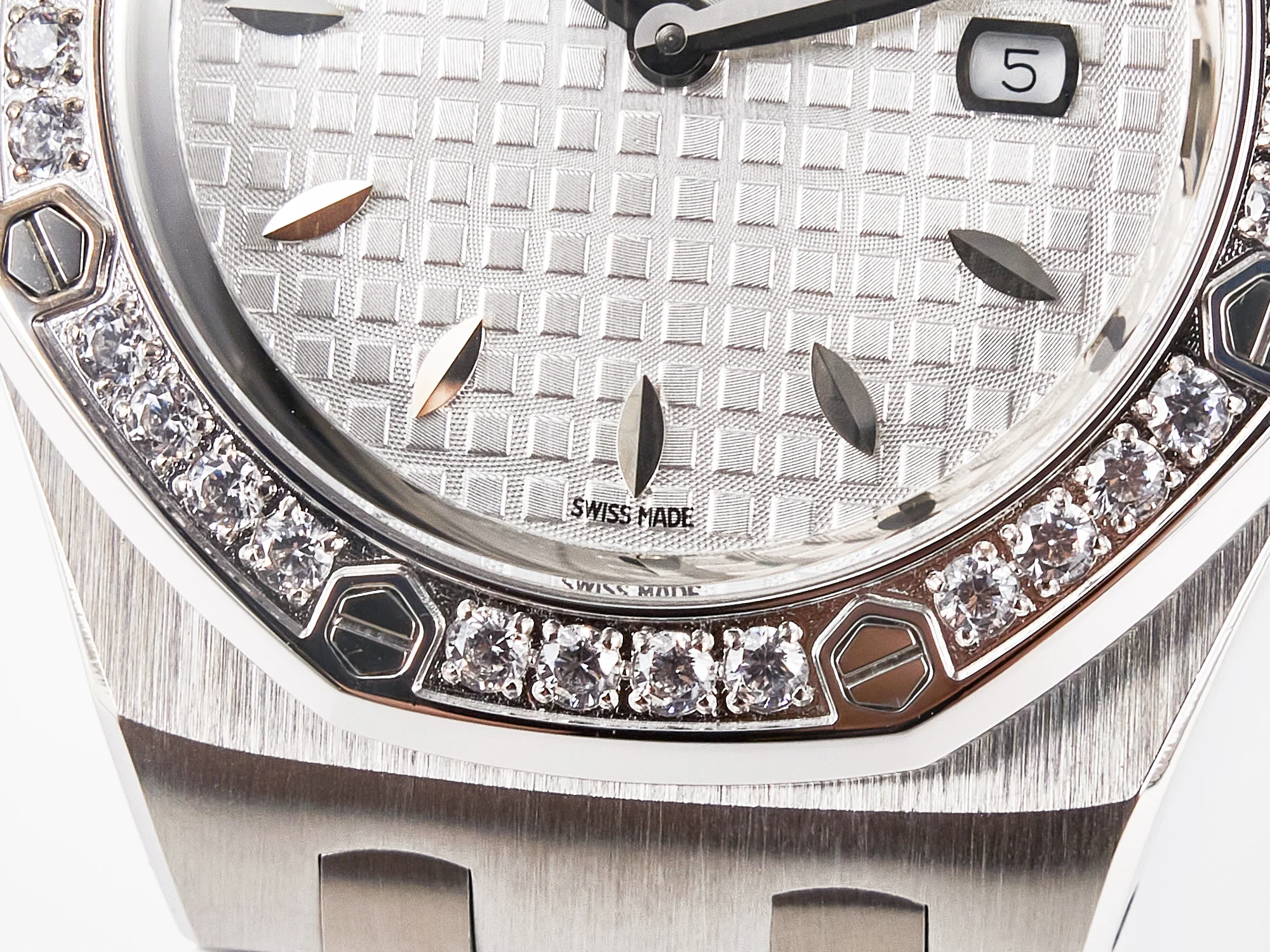 Royal Oak Offshore Ladies 33mm SS DRF Best Edition White Dial Diamonds Bezel on White Rubber Strap ETA Quartz