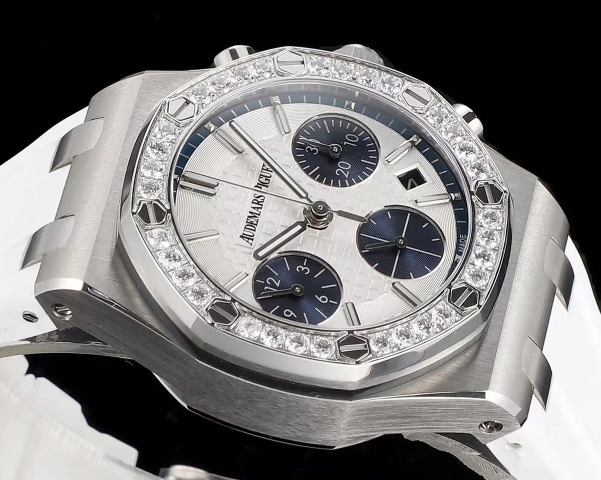 Royal Oak Offshore Selfwinding Chronograph 37mm White Dial in Steel Ref. 26231ST.ZZ.D010CA.01