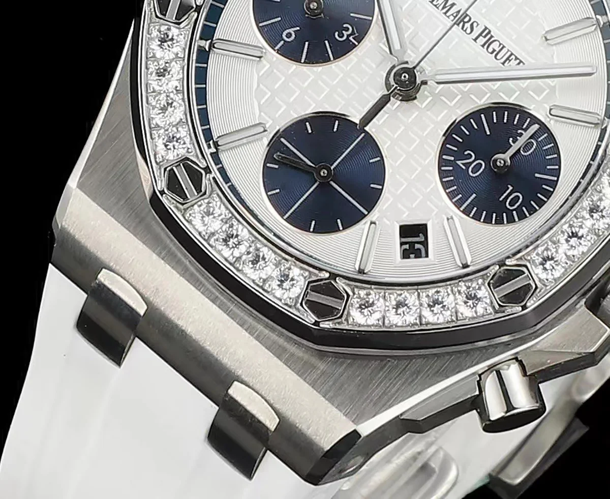 Royal Oak Offshore Selfwinding Chronograph 37mm White Dial in Steel Ref. 26231ST.ZZ.D010CA.01