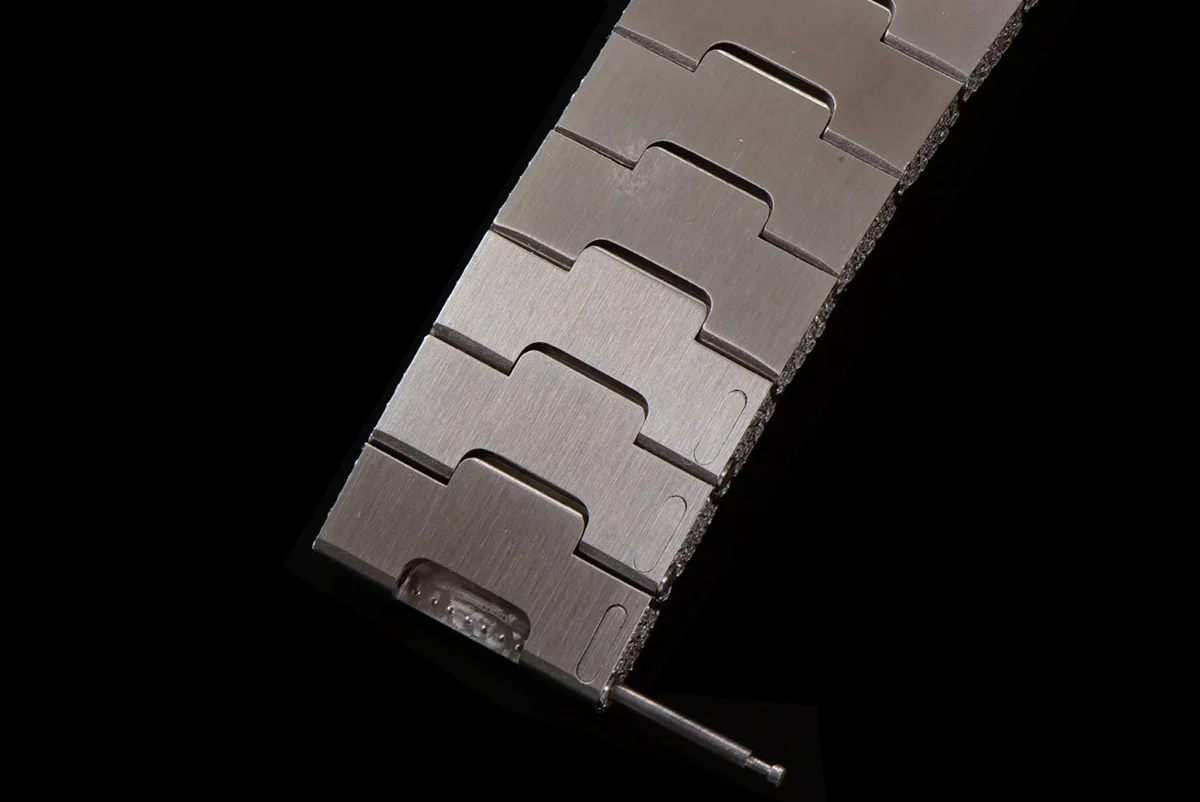 Santos de Cartier 40mm Diamond Paved Dial with Roman Markers in Steel/Rose Gold